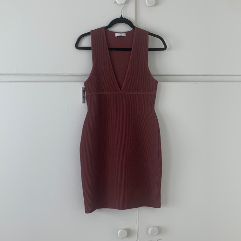Aritzia BABATON Sculpt Knit Deep V Dress